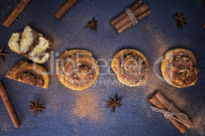 round buns with cinnamon