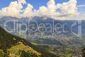 Blick in ein Tal in Südtirol bei Meran, Italien, view on a vall