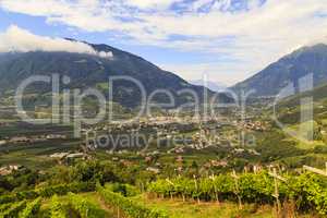 Etschtal in Südtirol bei Meran, Italien, valley of Adige in Sou