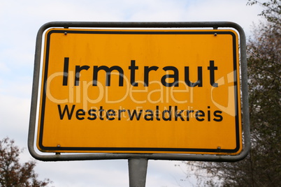 Ortsschild des Ortes "Irmtraud" im Westerwald