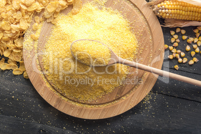 Corn flour and cereal flakes
