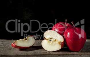 Whole and pieces of apples