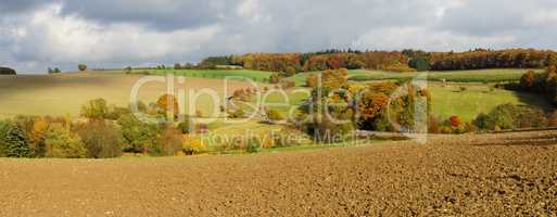 bunt gefärbte Herbstlandschaft Panorama