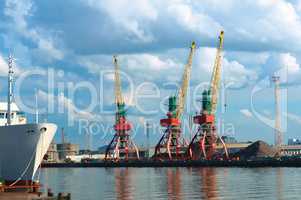 gantry crane, ice-free Russian port on the Baltic sea