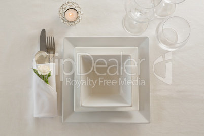 Bowl and cutlery with napkin