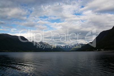 Isfjord bei Ondalsnes, Vestlandet, Norwegen