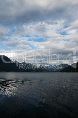 Isfjord bei Ondalsnes, Vestlandet, Norwegen