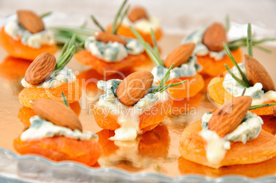 Sun-dried apricots with gorgonzola and almonds