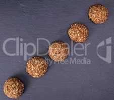 round cookies from oat flakes