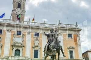 the bronze equestrian statue of Marco Aurelio (Marcus Aurelius)