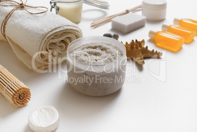 Beauty treatment accessories