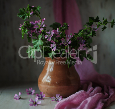 Still-life with flowers.