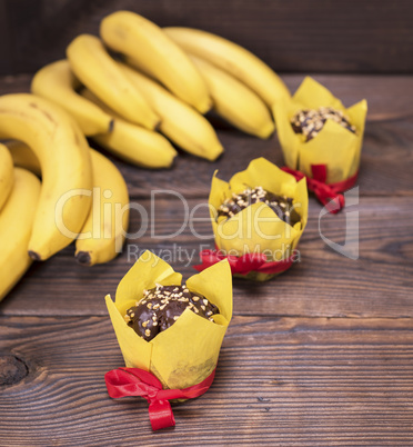 banana muffins and fresh bananas