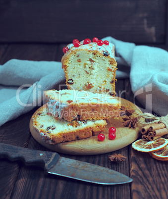 bread cake with raisins and dried fruits