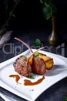 Grilled lamb chops with potatoes