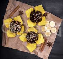 chocolate muffins with a banana