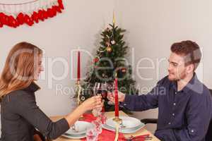 Romantisches Essen an Weihnachten für verliebte