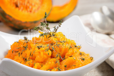 Baked pumpkin with thyme