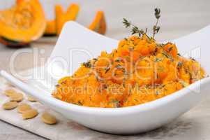 Baked pumpkin with thyme