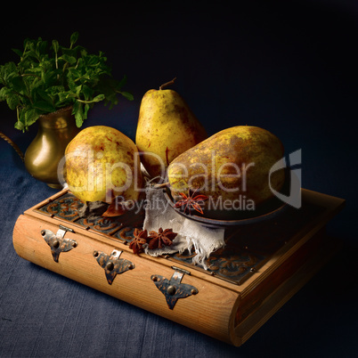 Fresh and rustic Pear