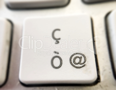 "ò" letter and @ Symbol on a Pc keyboard button