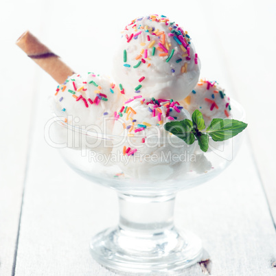 Milk ice cream wafer cup