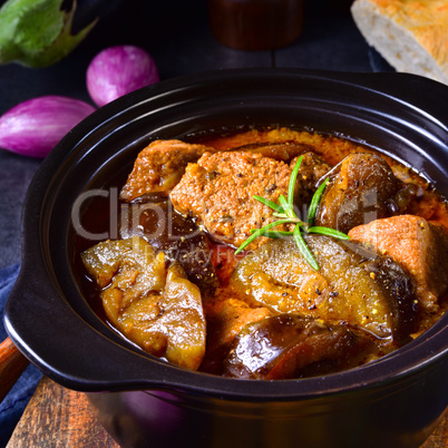 Eggplant Casserole - (Melitzanes Me Kreas Sti Katsarola)