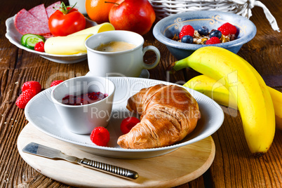 delicious croissant breakfast