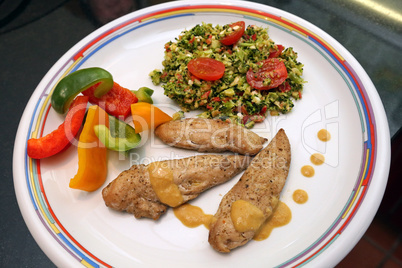 Hähnchenfilet mit Brokkolisalat