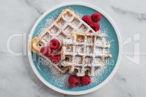 Waffeln mit Erdbeeren