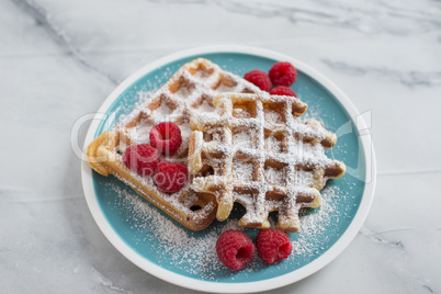 Waffeln mit Erdbeeren