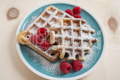 Waffeln mit Erdbeeren