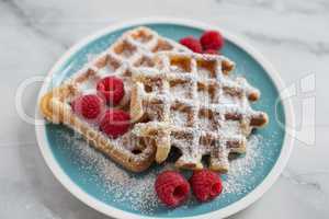 Waffeln mit Erdbeeren