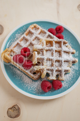 Waffeln mit Erdbeeren