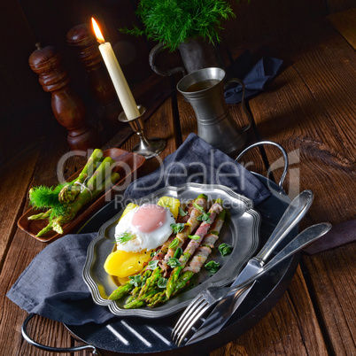 green asparagus from the grill with egg