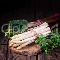 delicious white asparagus