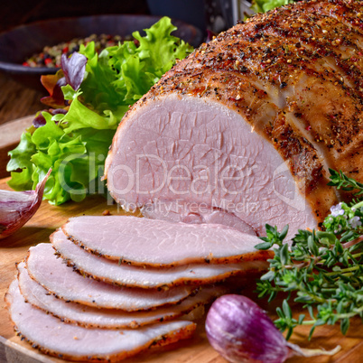 cooked ham with colorful pfefer