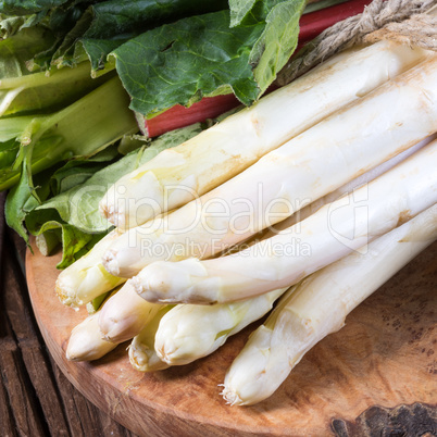 delicious white asparagus