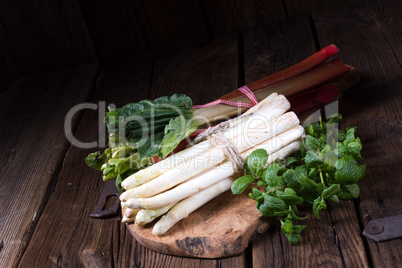 delicious white asparagus