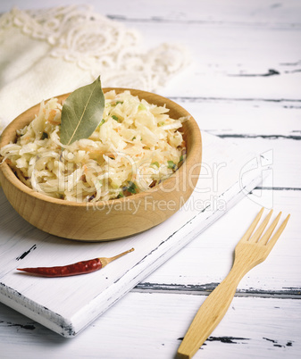 sauerkraut with carrots and green onions