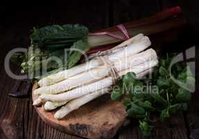 delicious white asparagus