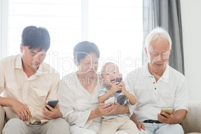 Smartphone addicted family