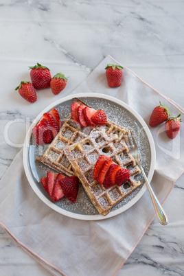 Waffeln mit Erdbeeren