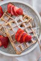 Waffeln mit Erdbeeren