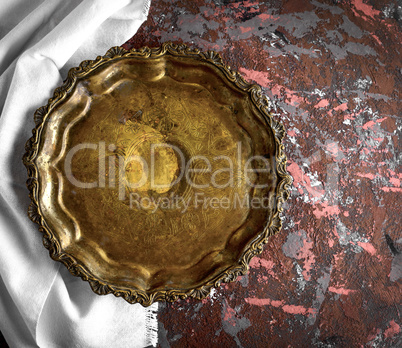 empty round copper old plate