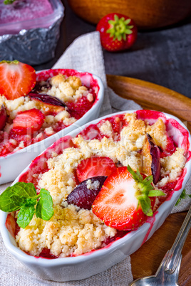 strawberry tart with vanilla pudding and ice cream