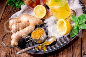 ginger lemonade with honey and lemons