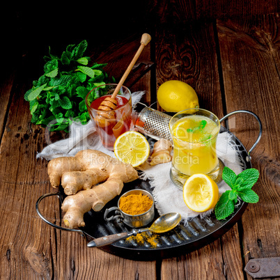 ginger lemonade with honey and lemons