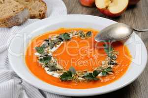 Pumpkin-apple soup puree