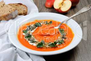 Pumpkin-apple soup puree
